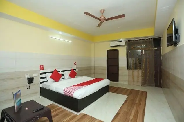 OYO 19556 Hotel Puri Inn