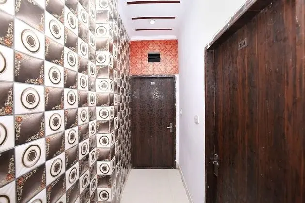 OYO 19565 Hotel Galaxy - İç Mekan