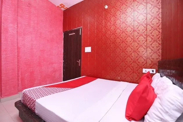 OYO 19565 Hotel Galaxy - Oda