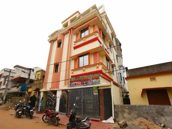 OYO 19602 Omm Residency