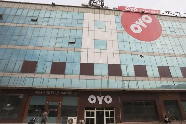 OYO 19664 Aman Hotel