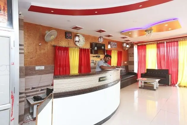 OYO 19696 Hotel Rbk Palace And Restaurant - Lobi
