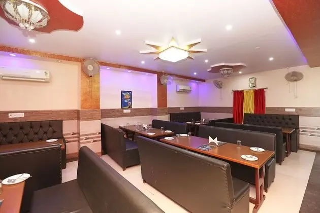 OYO 19696 Hotel Rbk Palace And Restaurant - Yerinde Yemek