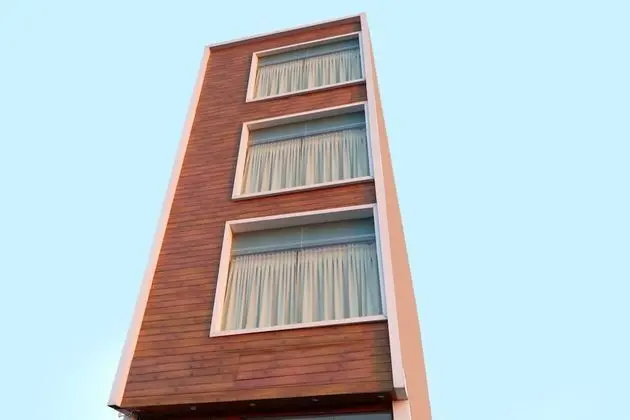 OYO 19716 Hotel Shanay