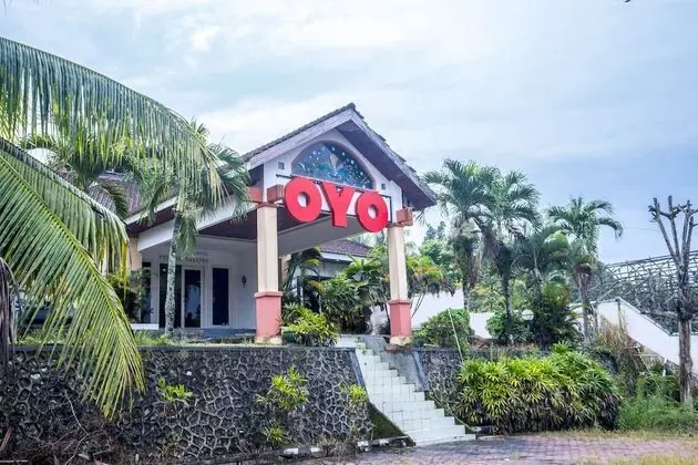 OYO 1989 Hotel Pelangi Harapan - Dış Mekan