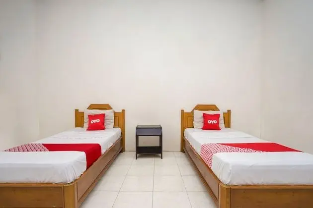 OYO 1989 Hotel Pelangi Harapan - Oda