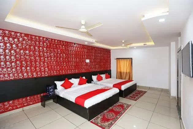 OYO 19894 Hotel MA Residency