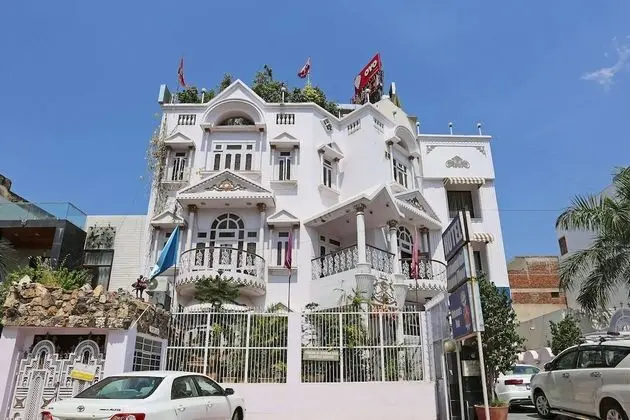 OYO 1992 Hotel Maan's Heritage - Dış Mekan