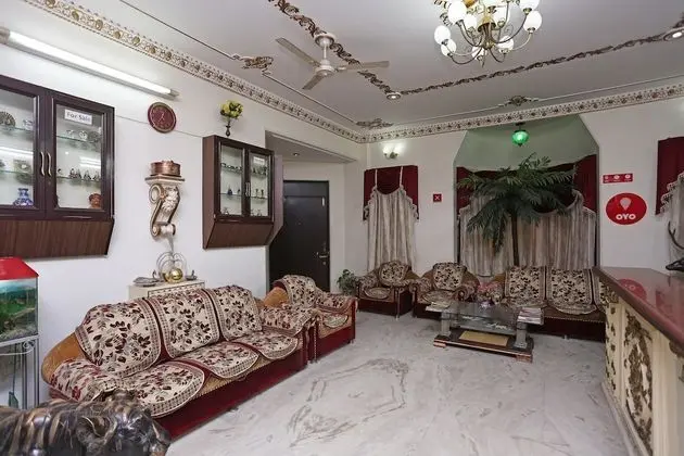 OYO 1992 Hotel Maan's Heritage - Lobi