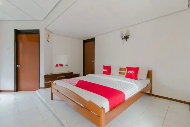 OYO 1996 Koneng Hotel