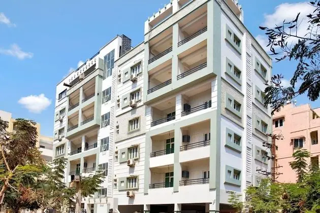 OYO 20009 SilverKey Gachibowli