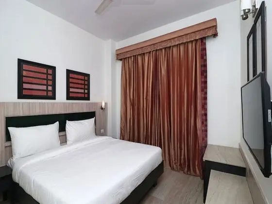 OYO 20016 SilverKey Huda City Centre