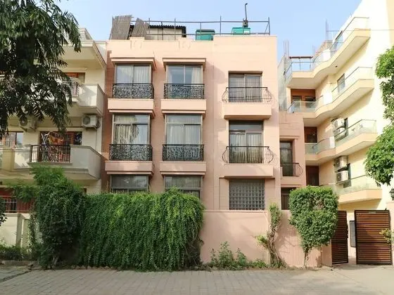 OYO 20016 SilverKey Huda City Centre