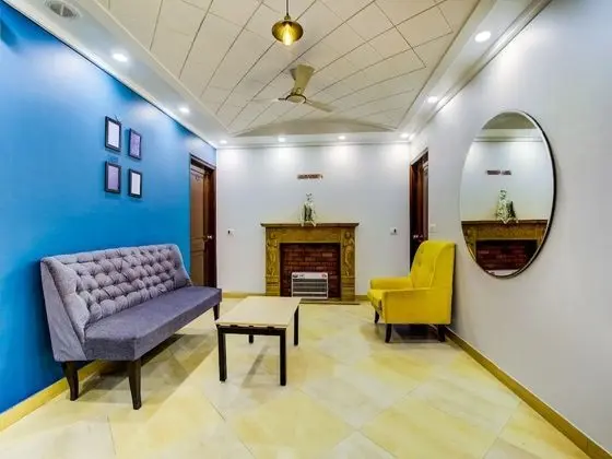 OYO 20036 SilverKey Akash Neem Marg - Lobi