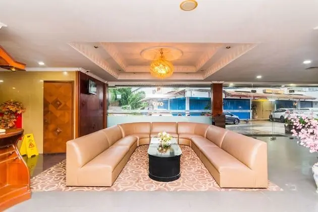 OYO 2065 Holly Sentosa Hotel - Lobi