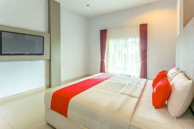 OYO 2073 Grand Inn Hotel Lombok - Oda