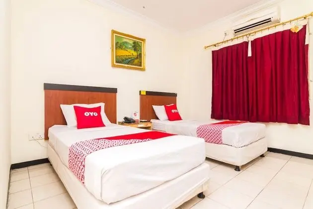 OYO 2097 Hotel Laksana Inn - Oda