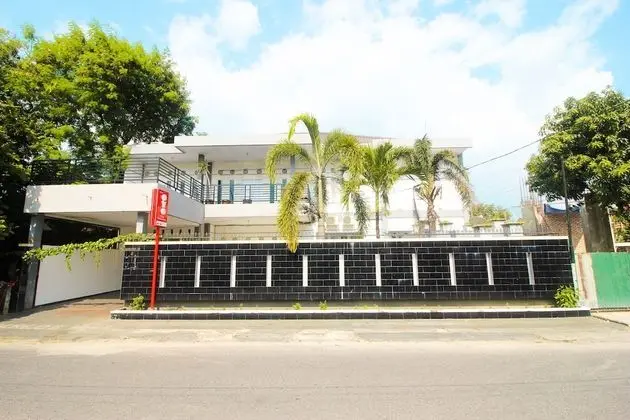 OYO 2138 Tiaz Homestay