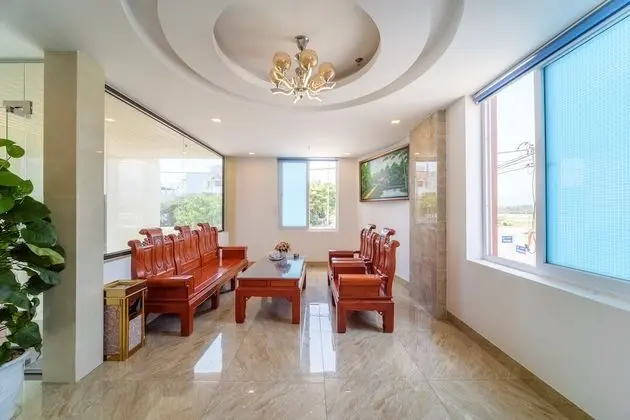 OYO 215 An Duc Hotel Da Nang - Lobi