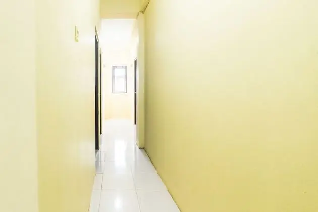 OYO 2165 Alyah Guest House Syariah - İç Mekan
