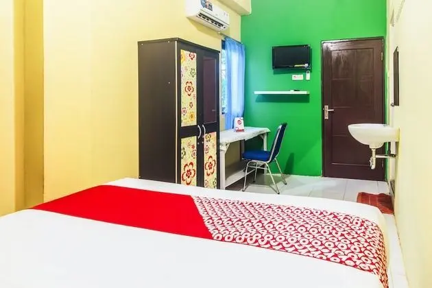 OYO 2165 Alyah Guest House Syariah - Oda