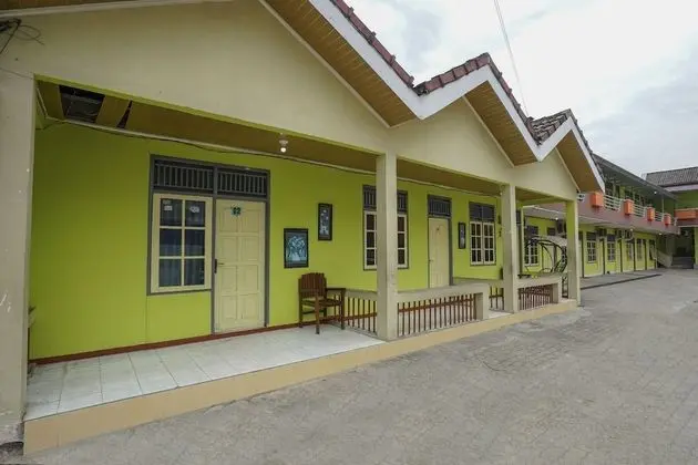 OYO 2177 Trikora Indah Residence