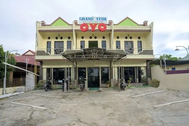 OYO 2181 Hotel Grand Yuda - Dış Mekan