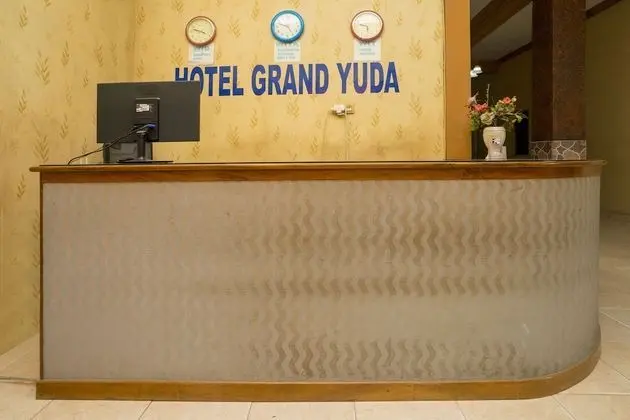 OYO 2181 Hotel Grand Yuda - Lobi