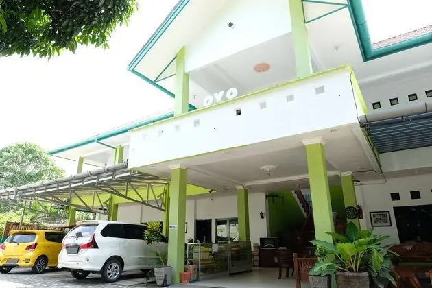 Oyo 2186 Esbe Hotel