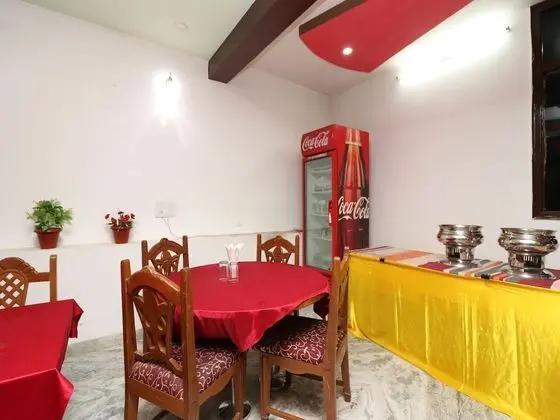 OYO 22015 Hotel Lakshya Palace - Yerinde Yemek