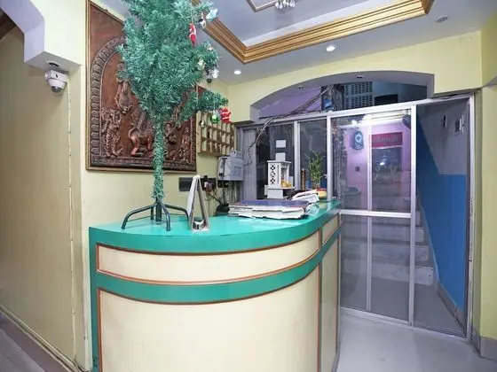 OYO 22232 Hotel Continental & Lodge - Lobi