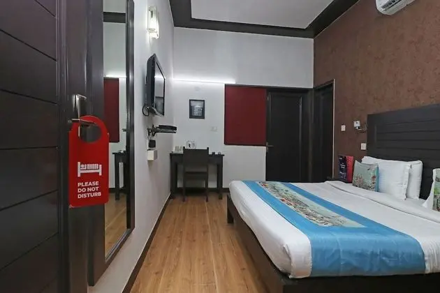 OYO 2227 Hotel Chalet - Oda