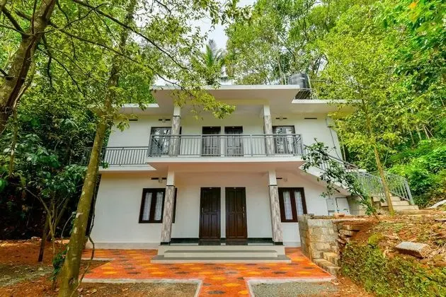 OYO 22488 Vale Castle