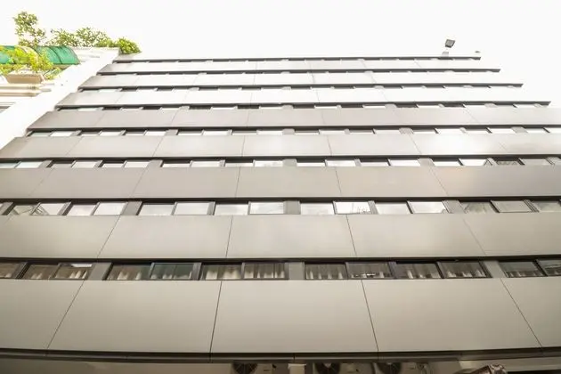 OYO 225 Premier Place Hotel - Dış Mekan