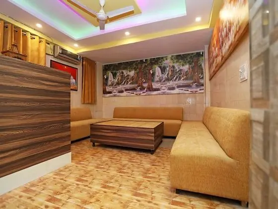 OYO 22663 Qlark Rooms & Lawn - Lobi