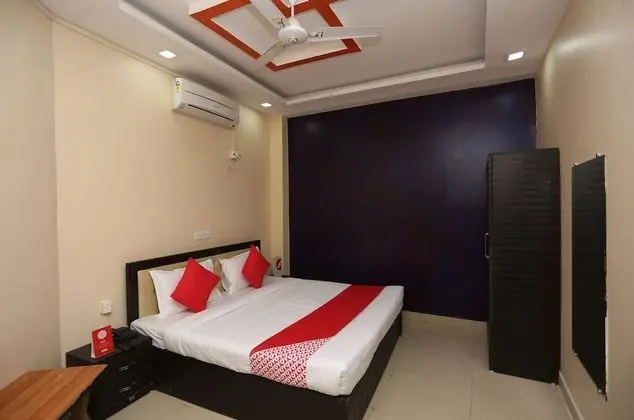 OYO 22665 Hotel Dev Shree