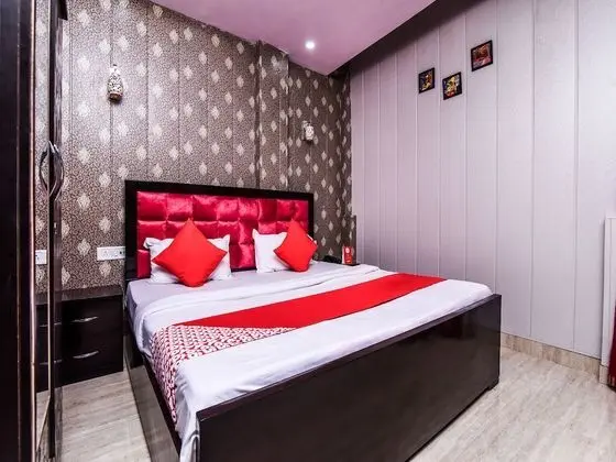 OYO 22691 Royale Park Inn