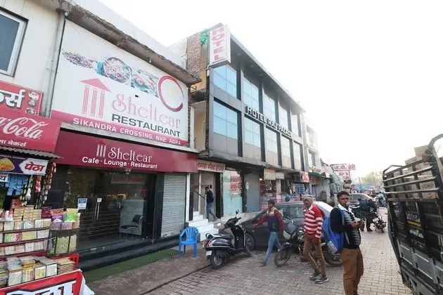 OYO 22826 Hotel Sheltear & Resturant