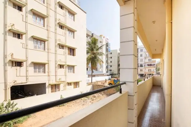 OYO 22900 Sri Sai Suites