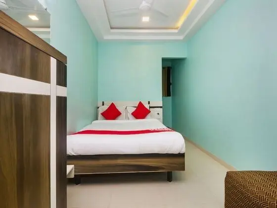 OYO 22918 Hotel Sadanand Mourya Lodging And Boarding