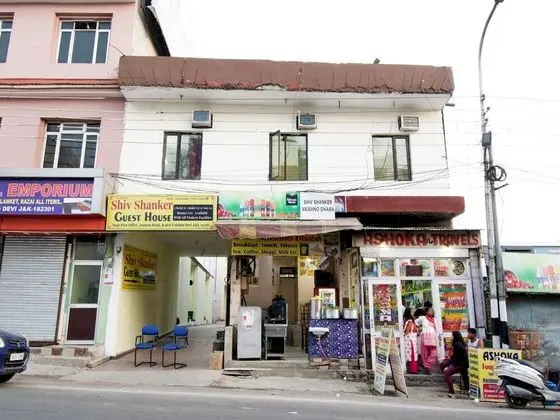 OYO 22932 Hotel Shiv Shanker