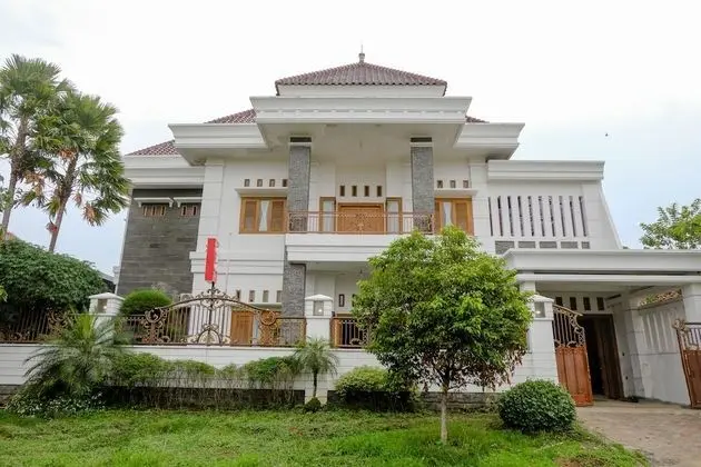 OYO 2295 Daffi Family Residence
