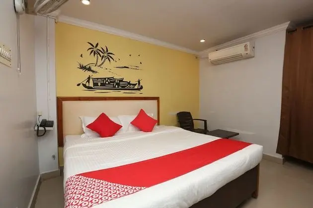 OYO 22950 Royal Grand