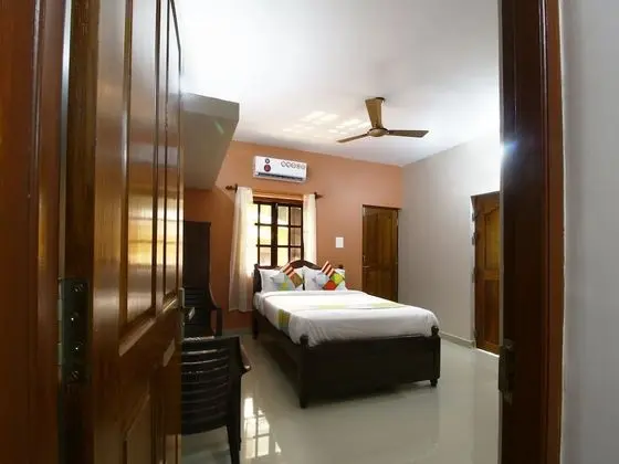 OYO 23077 Home Modern Studio Majorda Beach - Oda