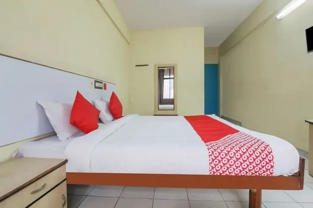 OYO 23083 Hotel Hindustan Deluxe - Oda