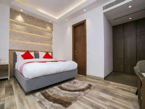 OYO 23088 Hotel Dev Palace