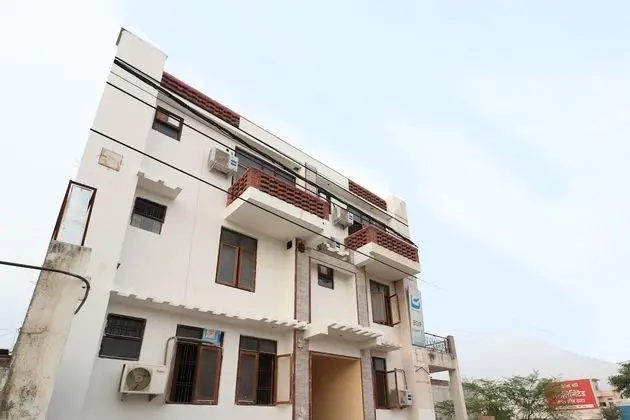 OYO 23206 Hotel Sky View