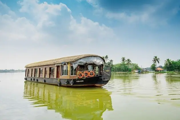 OYO 23210 KHBO Diamond Sharing Houseboat - Dış Mekan
