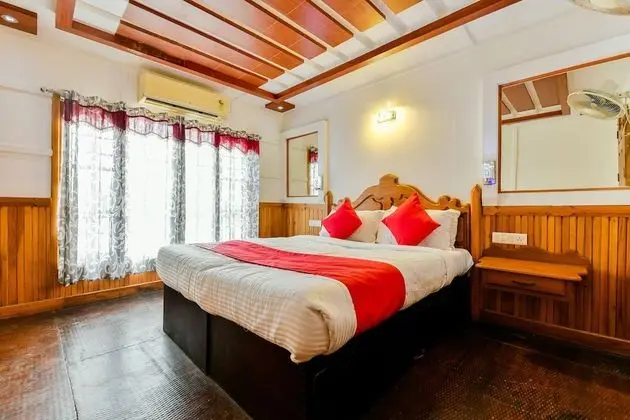 OYO 23231 KHBO Gold Sharing Houseboat