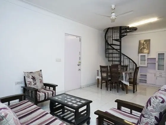 OYO 23239 10 Blossoms Service Apartments - Lobi